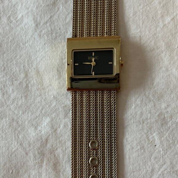 RELIC BY FOSSIL WOMENS GOLDTONE WATCH - Picture 1 of 5